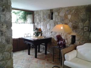 A seating area at Crapa Licca