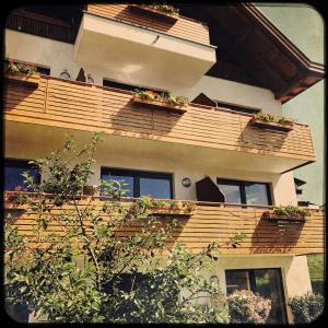 Hotel Garni Alpendiamant的阳台或露台