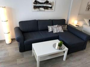 A seating area at 907 Estudio con terraza Puerto de la Cruz Martianez