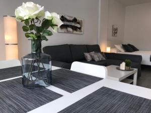 A seating area at 907 Estudio con terraza Puerto de la Cruz Martianez