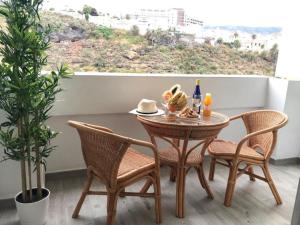 907 Estudio con terraza Puerto de la Cruz Martianez italokat is kínál