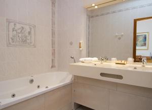 Koupelna v ubytování Hotel Eden
