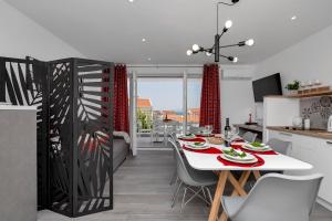 Balkón nebo terasa v ubytování Apartments Strada Tučepi