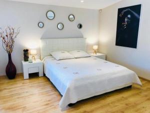 Ένα ή περισσότερα κρεβάτια σε δωμάτιο στο Glamour Luxury Suite Swimming pool