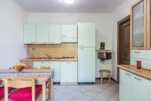 A kitchen or kitchenette at Residence Nuove Terme
