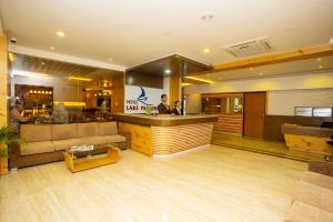 O zonă de relaxare la Hotel Lake Paradise