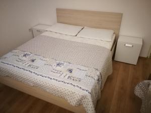 Posteľ alebo postele v izbe v ubytovaní Vukotić Beach house