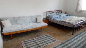 Postel nebo postele na pokoji v ubytování Chalupa u Beňov