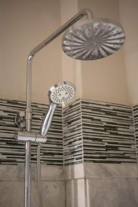 Gambar di galeri bagi Luxurious 4 bdrm+3 bath Apt in the heart of Athens di Athens