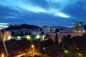 Gambar di galeri bagi Luxurious 4 bdrm+3 bath Apt in the heart of Athens di Athens
