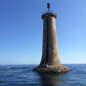 ラ・シオタにあるHome à la merの海上の島灯台