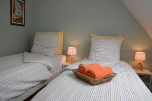 Ein Bett oder Betten in einem Zimmer der Unterkunft LA MAISON DE BIORD