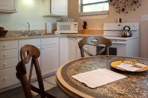 Cucina o angolo cottura di Beach Place Guesthouses