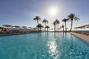 Bazén v ubytování Palace Bonanza Playa Resort & SPA by Olivia Hotels Collection nebo v jeho okolí