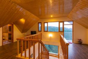 TV a/nebo společenská místnost v ubytování Zostel Homes Theog (Shimla)