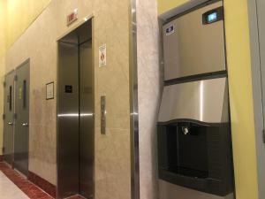 Fotografie z fotogalerie ubytování Elmhurst Hotel v Queensu