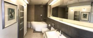 Koupelna v ubytování Przystanek Sanok apartament w ścisłym centrum + 7 fotografií