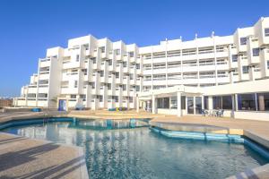 Bazen v nastanitvi oz. blizu nastanitve UMH Tarik Hotel