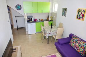 Kuchyň nebo kuchyňský kout v ubytování Apartments Nevenka i Josko