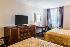 Afbeelding uit fotogalerij van Plaza Inn & Suites in Hagerstown