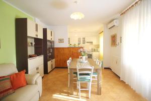 Kuchyňa alebo kuchynka v ubytovaní Apartment Agnese