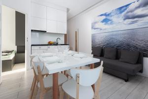 Kuchyň nebo kuchyňský kout v ubytování Nowe Apartamenty Puck