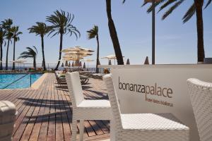 Bazén v ubytování Palace Bonanza Playa Resort & SPA by Olivia Hotels Collection nebo v jeho okolí