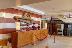 Lobbyn eller receptionsområdet på Crown Regency Beach Resort