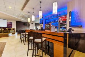 Lounge nebo bar v ubytování Saint George Palace Aparthotel