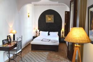 En eller flere senger på et rom på Riad Kasbah & Spa + 37 bilder