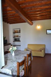 Posezení v ubytování Agriturismo La Querce + 37 fotografií