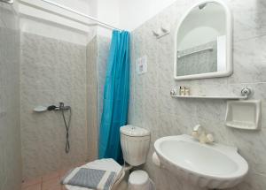Un baño de Caldera View Resort - Adults Only