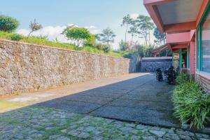 Foto sihtkohas Salatiga asuva majutusasutuse RedDoorz Syariah near Kopeng Treetop Adventure galeriist