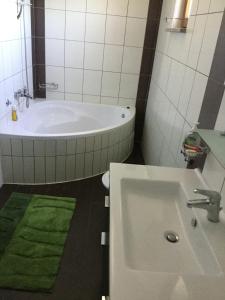Kupaonica u objektu Luxus-Apartment Brioniblick