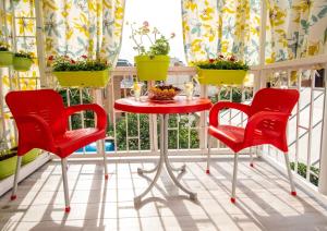 A balcony or terrace at Lowell Hotel