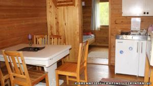 Η κουζίνα ή μικρή κουζίνα στο Brennfjell Camping