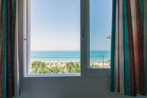 A general sea view or a sea view taken from az apartmanhoteleket