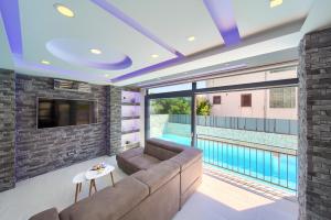 Bazén v ubytovaní Luxury VALL Apartment alebo v jeho blízkosti