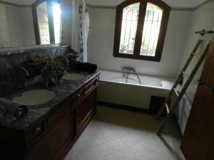 Ảnh trong thư viện ảnh của Chambre Cévennes: Piscine, lamas, rivière ở Cros +13 ảnh