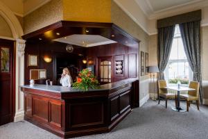 Foto de la galeria de Commodore Hotel a Cobh