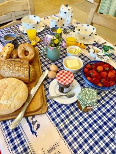 Morgenmad for gæster der bor på Dalton House Bed and Breakfast