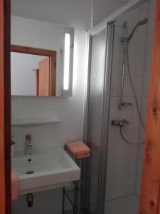 Koupelna v ubytování Familiengasthof Zirmhof