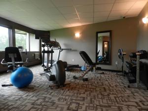 
The fitness center and/or fitness facilities at Slave Lake Inn and Conference Centre
