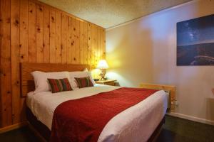 Postelja oz. postelje v sobi nastanitve Rustic Inn
