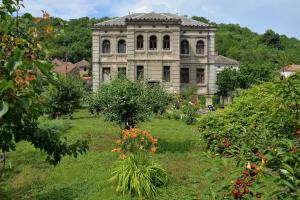 Сад в Country house Dunjin Konak