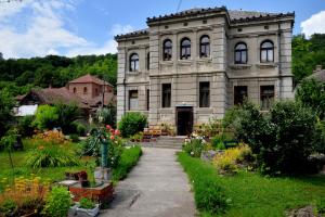 Сад в Country house Dunjin Konak