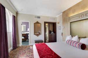 Postel nebo postele na pokoji v ubytování Prince Conti Hotel + 16 fotografií