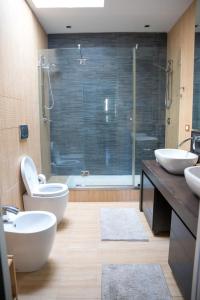 A bathroom at Ghè House
