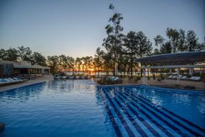 Πισίνα στο ή κοντά στο Awa Resort Hotel