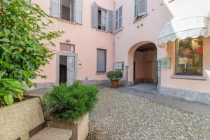 Το κτήριο όπου στεγάζεται  η παραθεριστική κατοικία